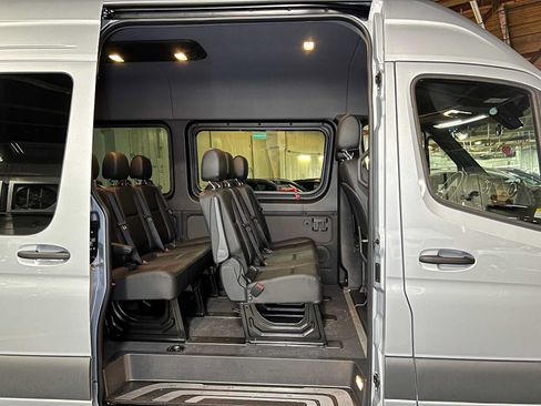 Used 2025 Mercedes-Benz Sprinter 2500 image 13