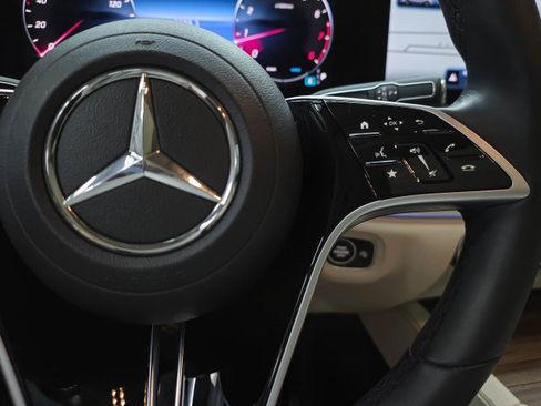 Used 2024 Mercedes-Benz GLE 350 4MATIC image 22
