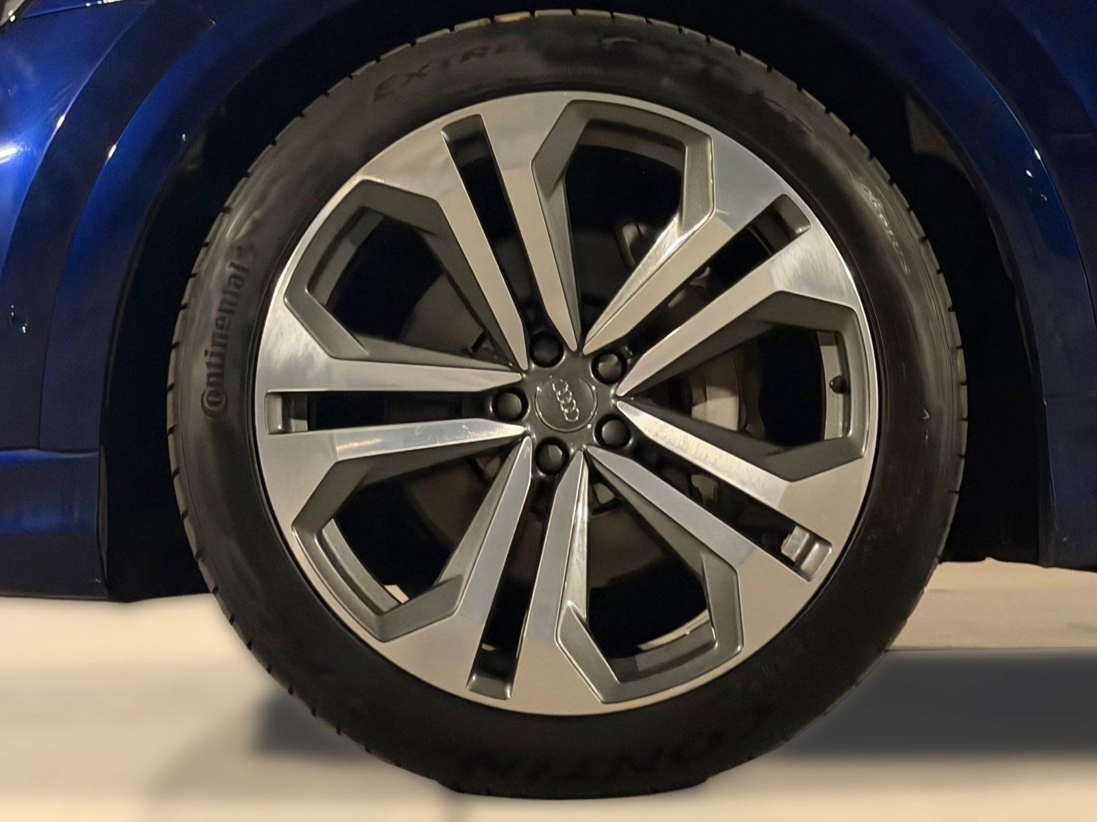 Used 2020 Audi Q8 Prestige w/ Prestige Package AWD/4WD image 12