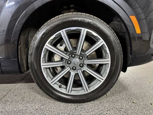Used 2017 Audi Q7 3.0T Premium Plus AWD/4WD image 3