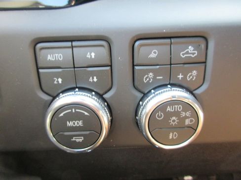 New 2026 GMC Sierra 3500 AT4 w/ AT4 Premium Plus Package AWD/4WD image 18