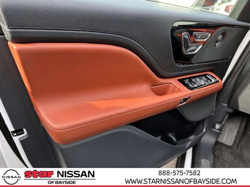 Used 2025 Lincoln Aviator Reserve w/ Jet Appearance Package image 10