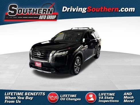 Used 2023 Nissan Pathfinder SL AWD/4WD image 1