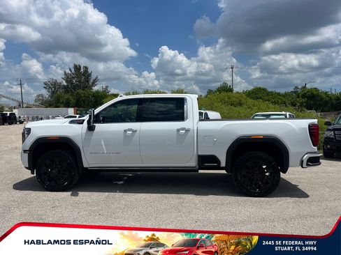 New 2026 GMC Sierra 2500 Denali w/ Denali Reserve Package AWD/4WD image 4