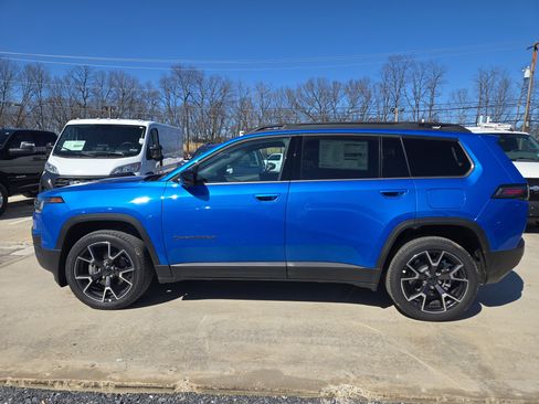 New 2026 Jeep Cherokee Overland w/ Advanced Pro Tech Group image 6