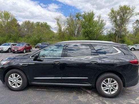 Used 2018 Buick Enclave Premium w/ LPO, Hit The Road Package AWD/4WD image 2