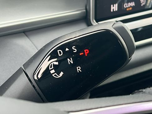 New 2026 Volkswagen Tiguan SE R-Line image 13