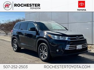 Used 2017 Toyota Highlander SE video 1