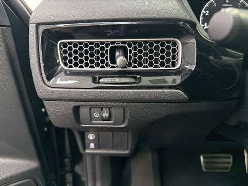 Used 2023 Honda Civic Sport image 28