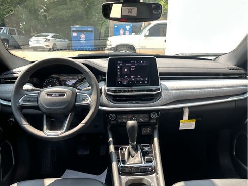 New 2025 Jeep Compass Latitude w/ Convenience Group image 38