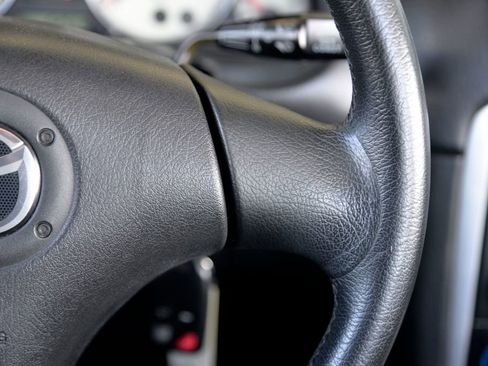 Used 2003 MAZDA MX-5 Miata RWD image 21