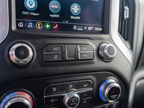 Used 2022 GMC Sierra 1500 SLT AWD/4WD image 17