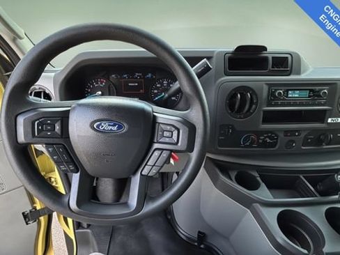 Used 2022 Ford E-450 and Econoline 450 Super Duty RWD image 13