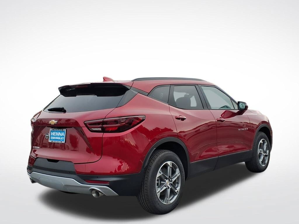 New 2026 Chevrolet Blazer LT w/ Sound & Technology Package FWD image 3