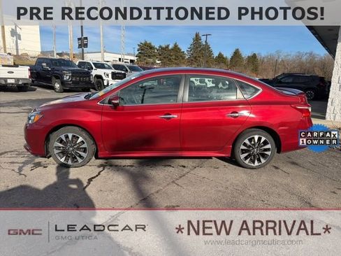 Used 2019 Nissan Sentra SR image 2