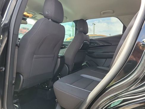 Used 2023 Chevrolet TrailBlazer LT w/ Convenience Package FWD image 11