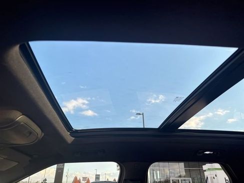 Used 2021 Chevrolet Blazer RS w/ Enhanced Convenience Package image 15