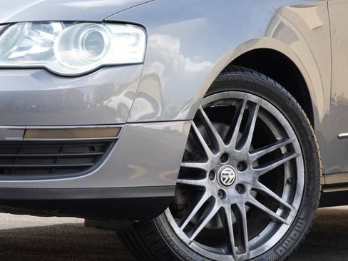 Used 2007 Volkswagen Passat 2.0T FWD image 8