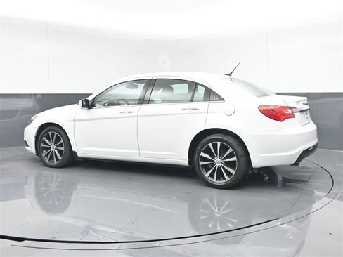 Used 2012 Chrysler 200 S image 7