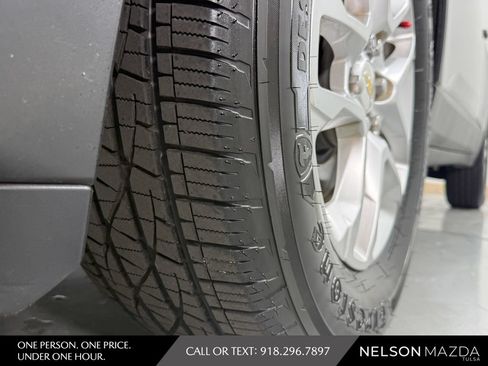 Used 2019 Chevrolet Traverse LS FWD image 11