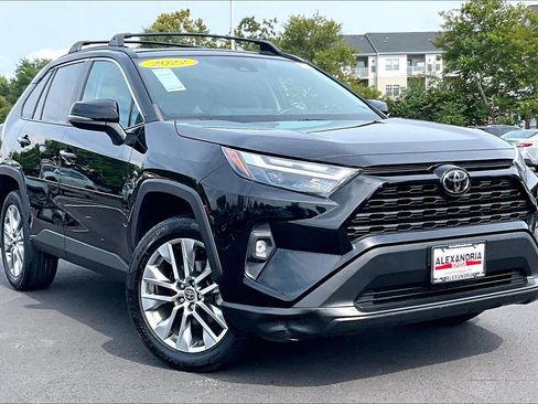 Used 2022 Toyota RAV4 XLE Premium FWD image 2