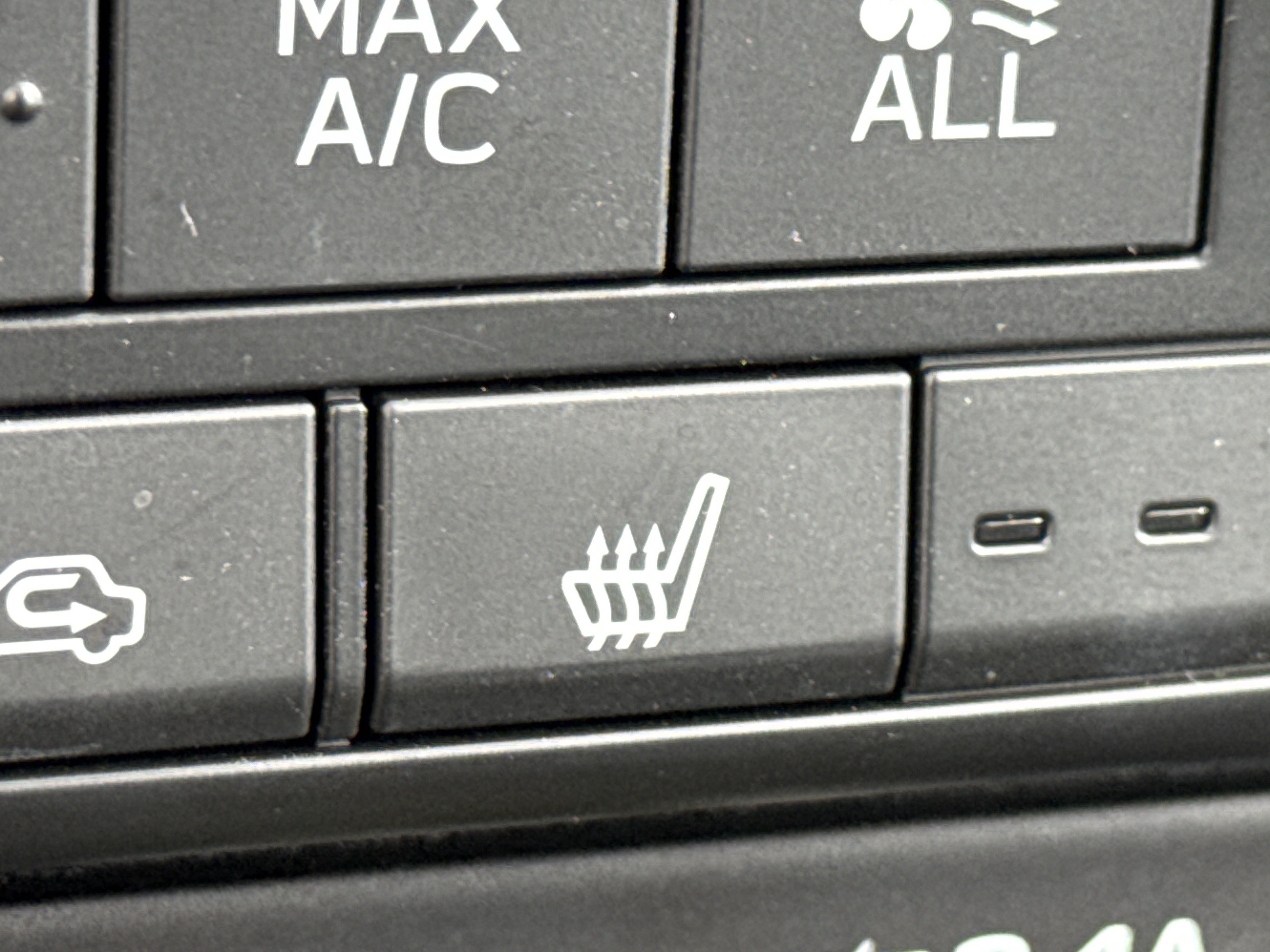 Certified 2026 Subaru Outback Limited AWD/4WD image 21