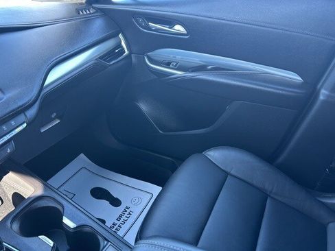 Used 2022 Cadillac XT4 Premium Luxury w/ Enhanced Visibility Package image 27