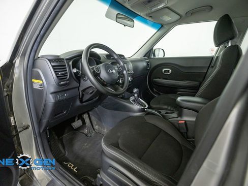 Used 2018 Kia Soul FWD image 10