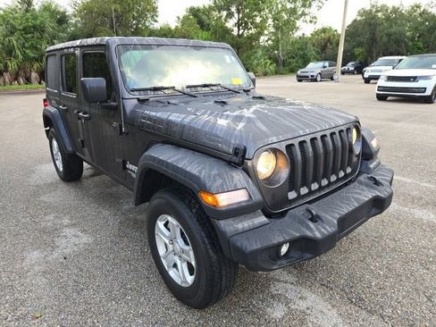 Used 2019 Jeep Wrangler Unlimited Sport S AWD/4WD image 7