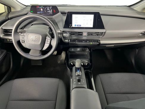 Used 2025 Toyota Prius LE image 14