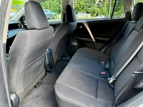 Used 2018 Toyota RAV4 XLE FWD image 21