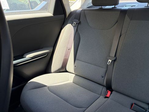 Used 2025 Kia K4 LXS FWD image 38