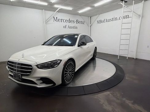 Used 2022 Mercedes-Benz S 580 4MATIC Sedan image 3
