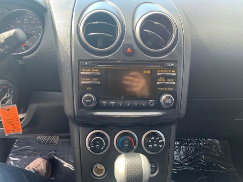 Used 2013 Nissan Rogue SV image 21