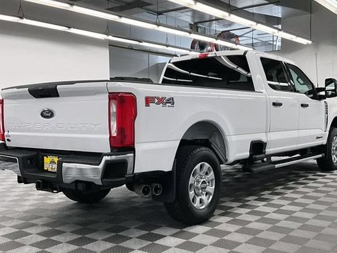 Used 2023 Ford F250 XLT w/ FX4 Off-Road Package AWD/4WD image 14
