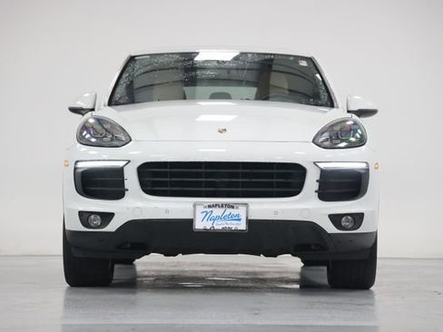 Used 2016 Porsche Cayenne AWD/4WD image 2