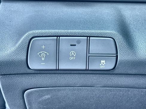 Used 2024 Hyundai Elantra SE FWD image 17