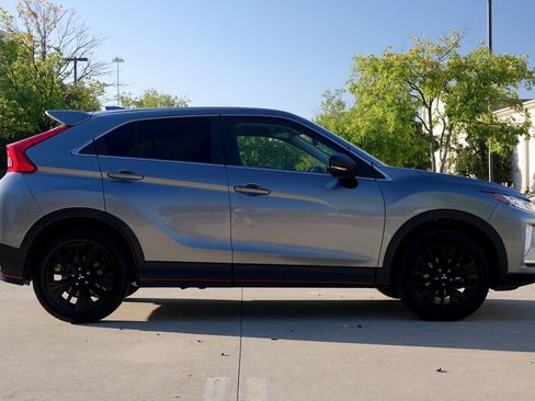 Used 2020 Mitsubishi Eclipse Cross LE image 12