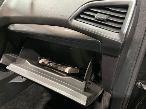 Used 2018 Ford Edge SE image 26