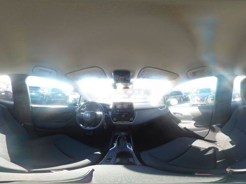 Used 2025 Toyota Corolla LE image 42