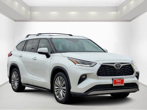 Used 2022 Toyota Highlander Platinum image 1