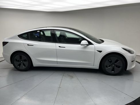 Used 2021 Tesla Model 3 Standard Range Plus RWD image 6