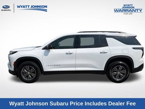 Used 2025 Chevrolet Traverse LT AWD/4WD image 4