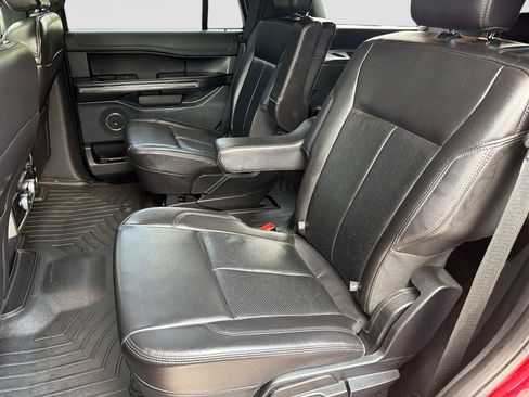 Used 2020 Ford Expedition XLT w/ Equipment Group 202A AWD/4WD image 14