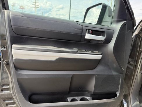 Used 2018 Toyota Tundra Limited w/ Limited Premium Package AWD/4WD image 23