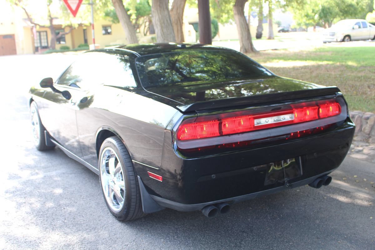 Used 2013 Dodge Challenger R/T Plus RWD image 30