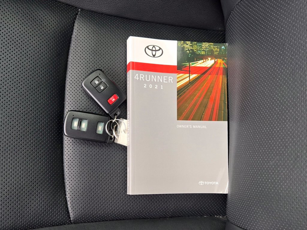 Used 2021 Toyota 4Runner Limited AWD/4WD image 10