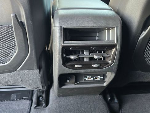 Used 2025 Jeep Grand Cherokee Altitude image 18