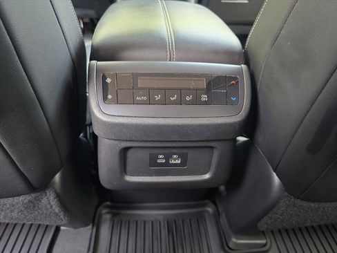 Used 2022 Nissan Pathfinder SL w/ Lighting Package (N92) AWD/4WD image 24