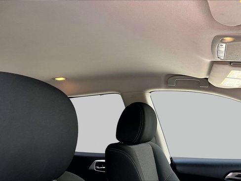 Used 2017 Nissan Pathfinder SV FWD image 28